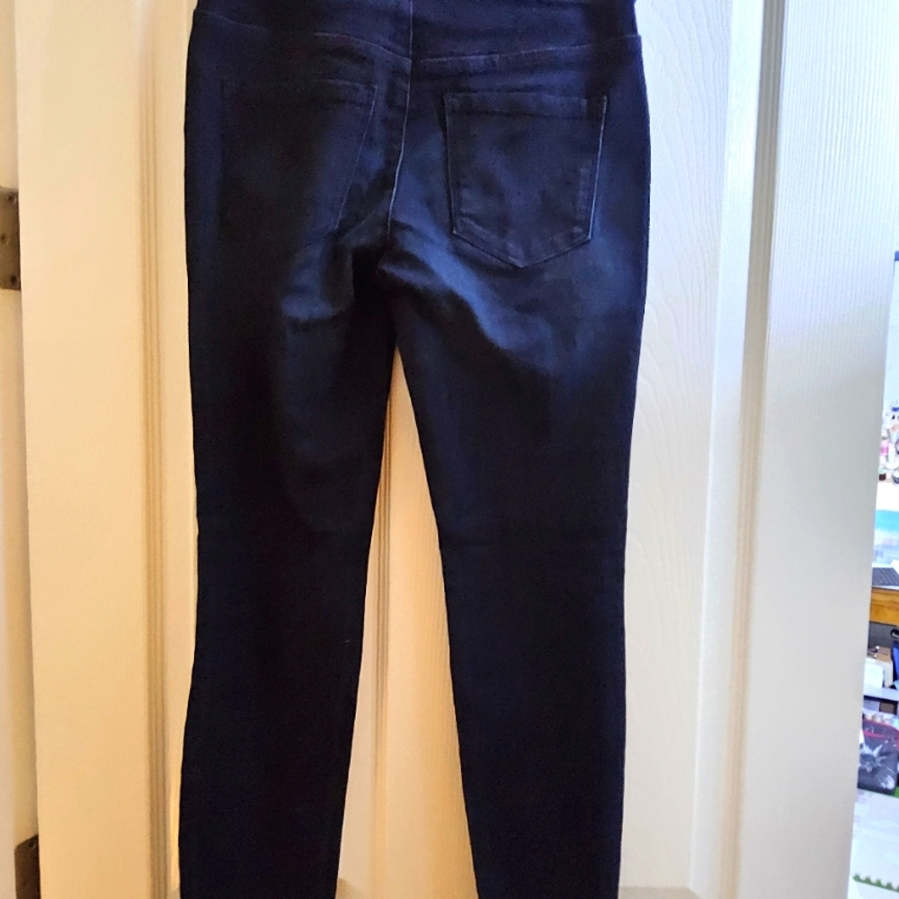 Simply Vera Wang Dark wash denim Jegging sz 2